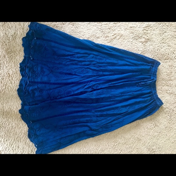 Embroidered blue boho inspired skirt - Picture 4 of 4